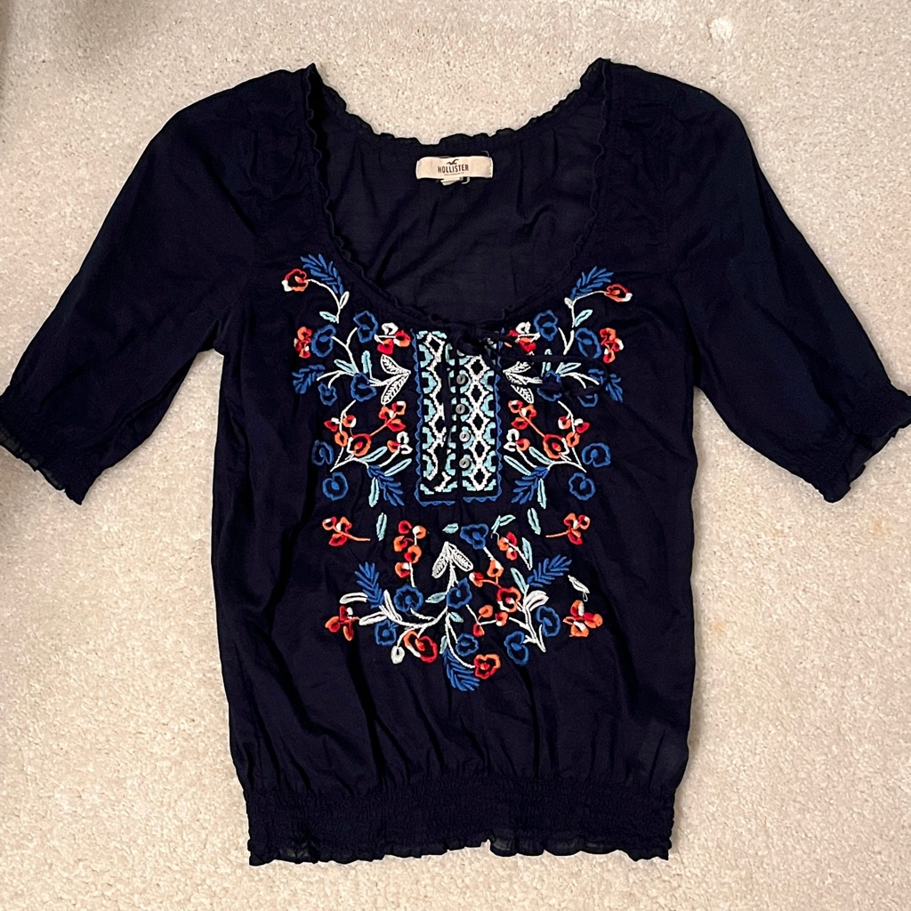 Hollister Embroidered 3/4 Sleeve Peasant Boho Top Classic 2000s